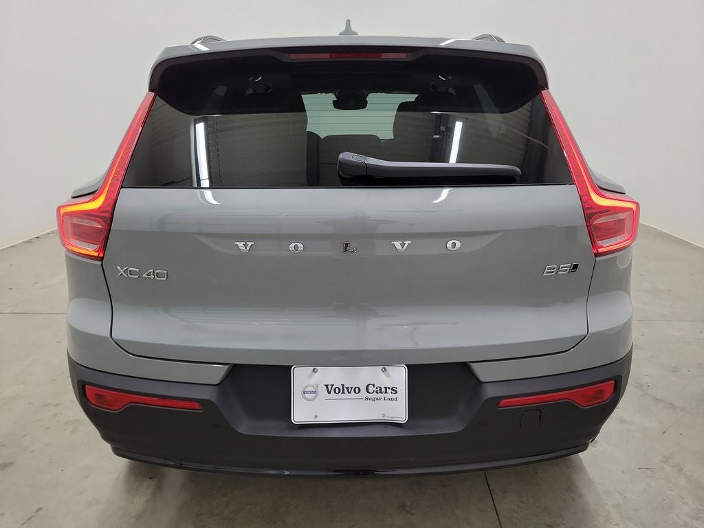 2026 Volvo XC40 B5 Core