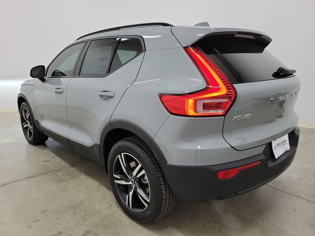 2026 Volvo XC40 B5 Core
