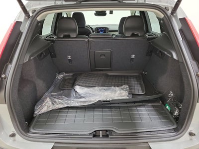 2025 Volvo XC40 B5 Core