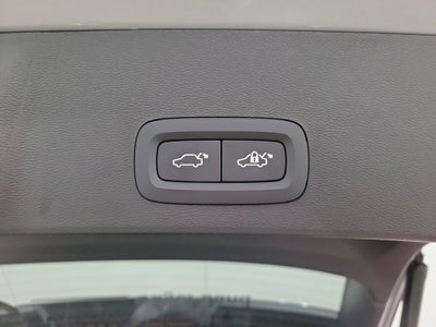 2025 Volvo XC40 B5 Core