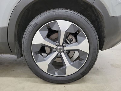 2025 Volvo XC40 B5 Core