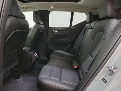 2025 Volvo XC40 B5 Core