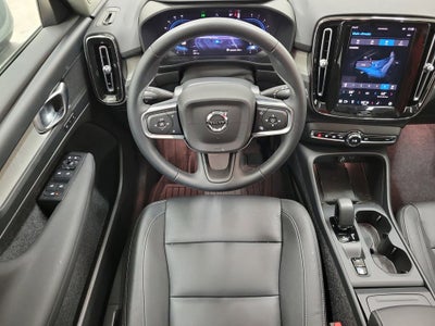 2025 Volvo XC40 B5 Core