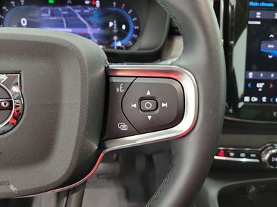 2025 Volvo XC40 B5 Core