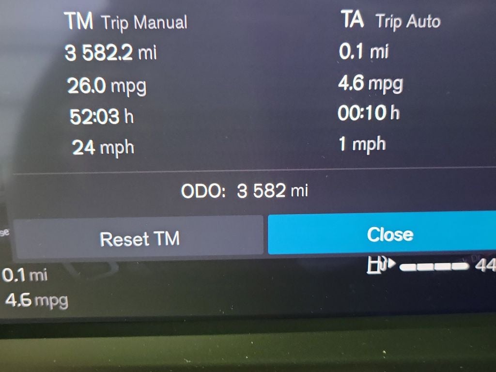 2025 Volvo XC40 B5 Core