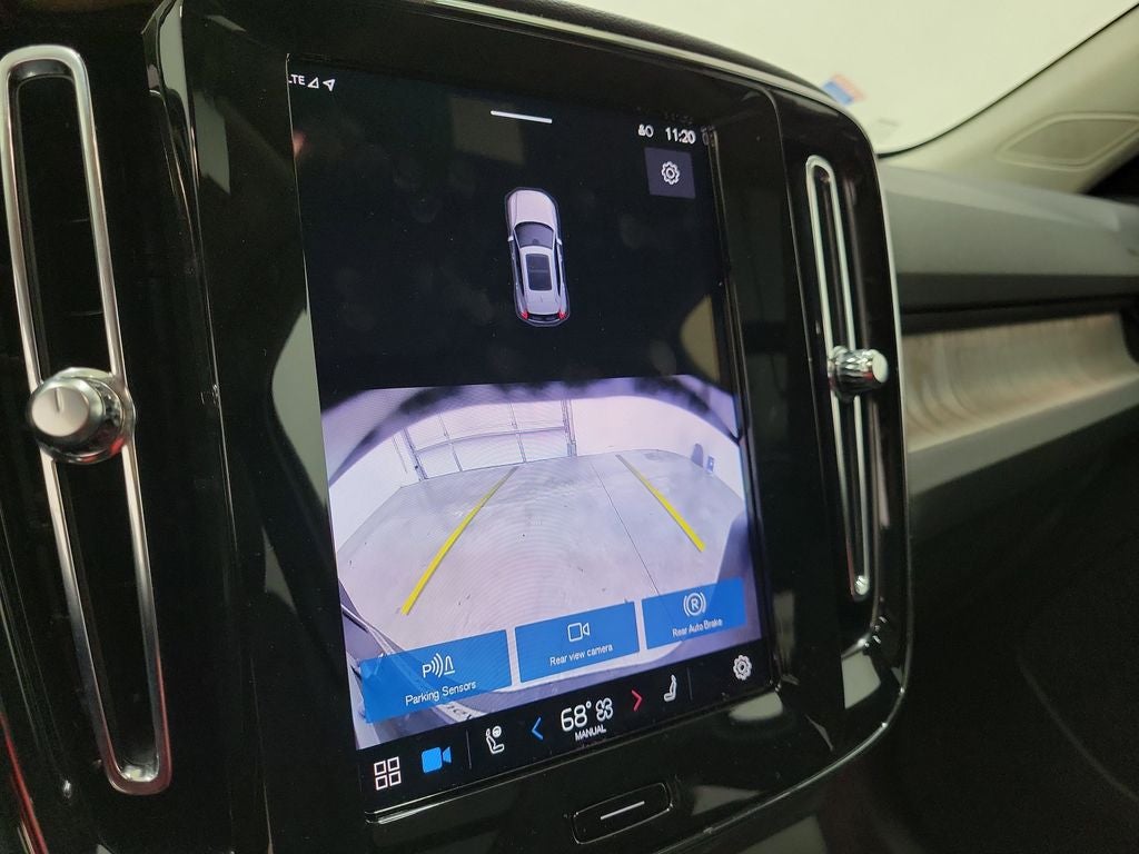 2025 Volvo XC40 B5 Core