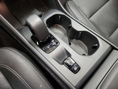 2025 Volvo XC40 B5 Core