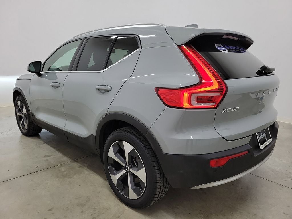 2025 Volvo XC40 B5 Core