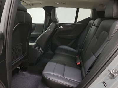 2025 Volvo XC40 B5 Core