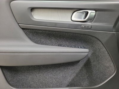 2025 Volvo XC40 B5 Core