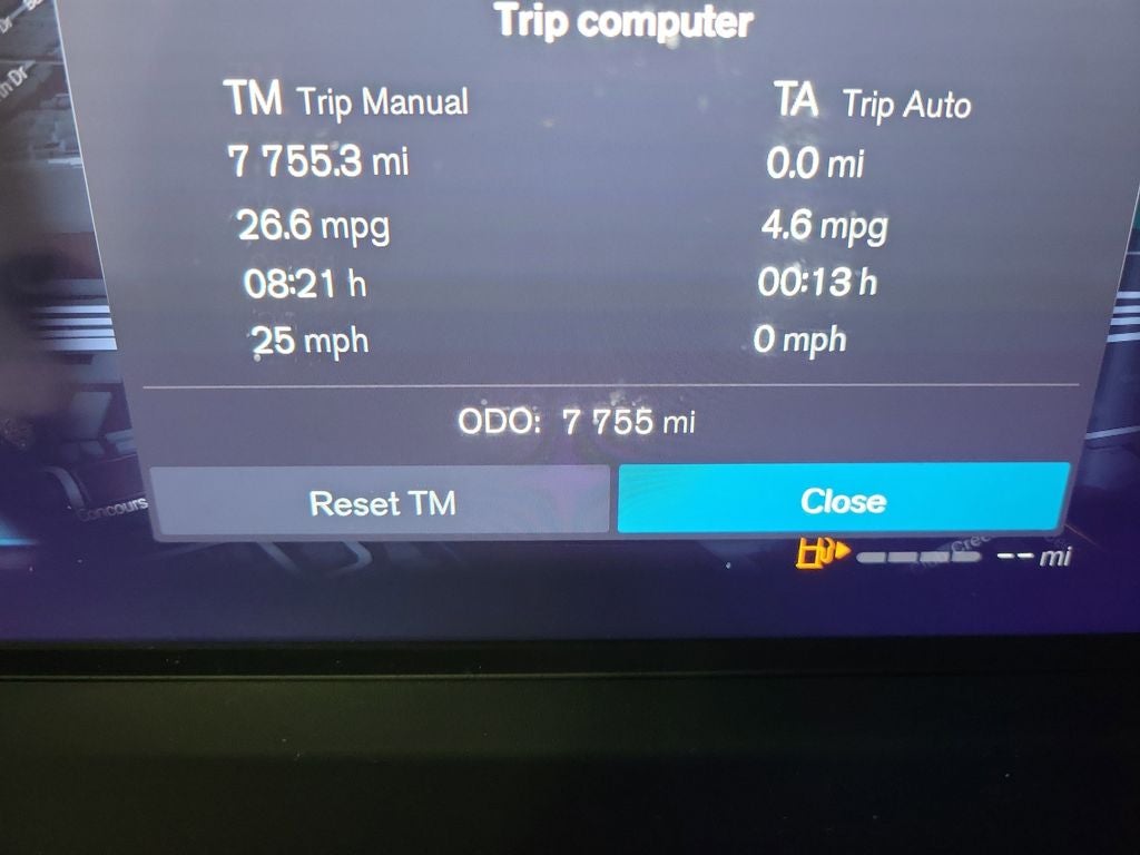 2025 Volvo XC40 B5 Core