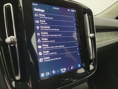 2025 Volvo XC40 B5 Core