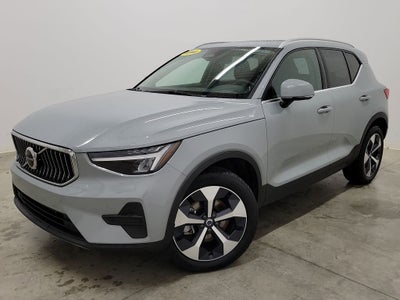 2025 Volvo XC40 B5 Core