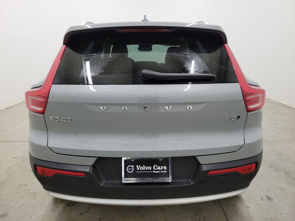 2025 Volvo XC40 B5 Core