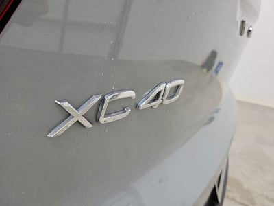 2025 Volvo XC40 B5 Core