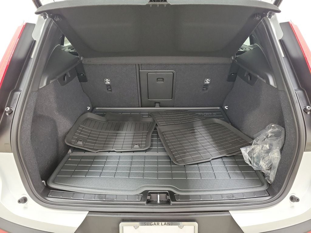 2026 Volvo XC40 B5 Core