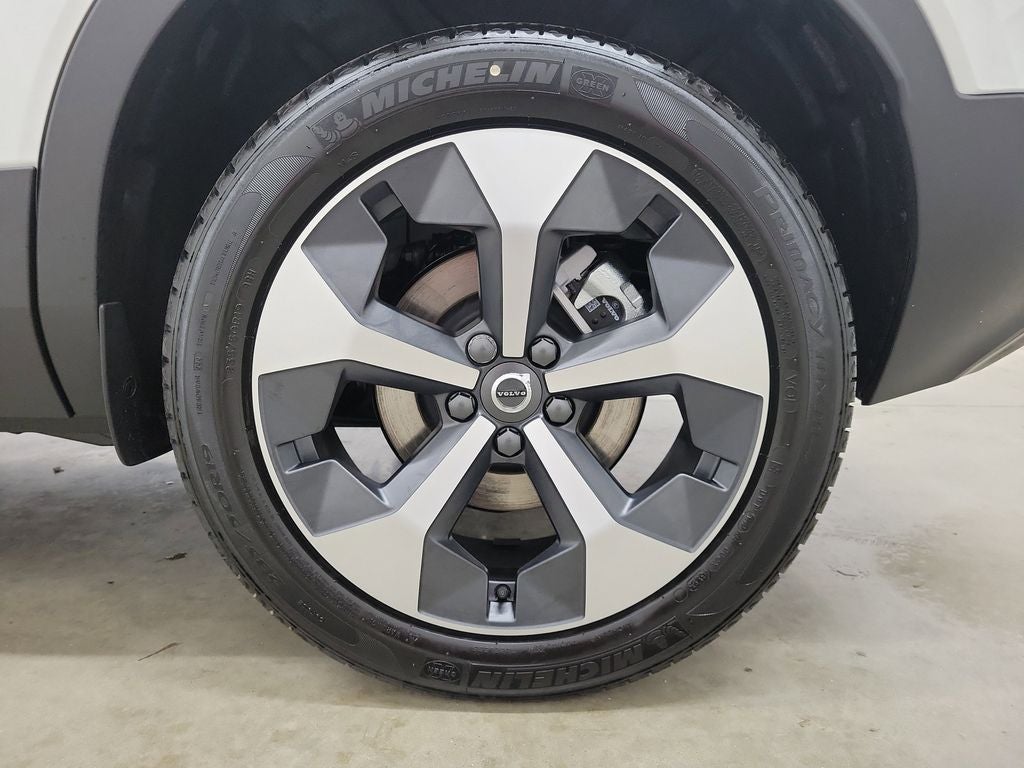 2026 Volvo XC40 B5 Core