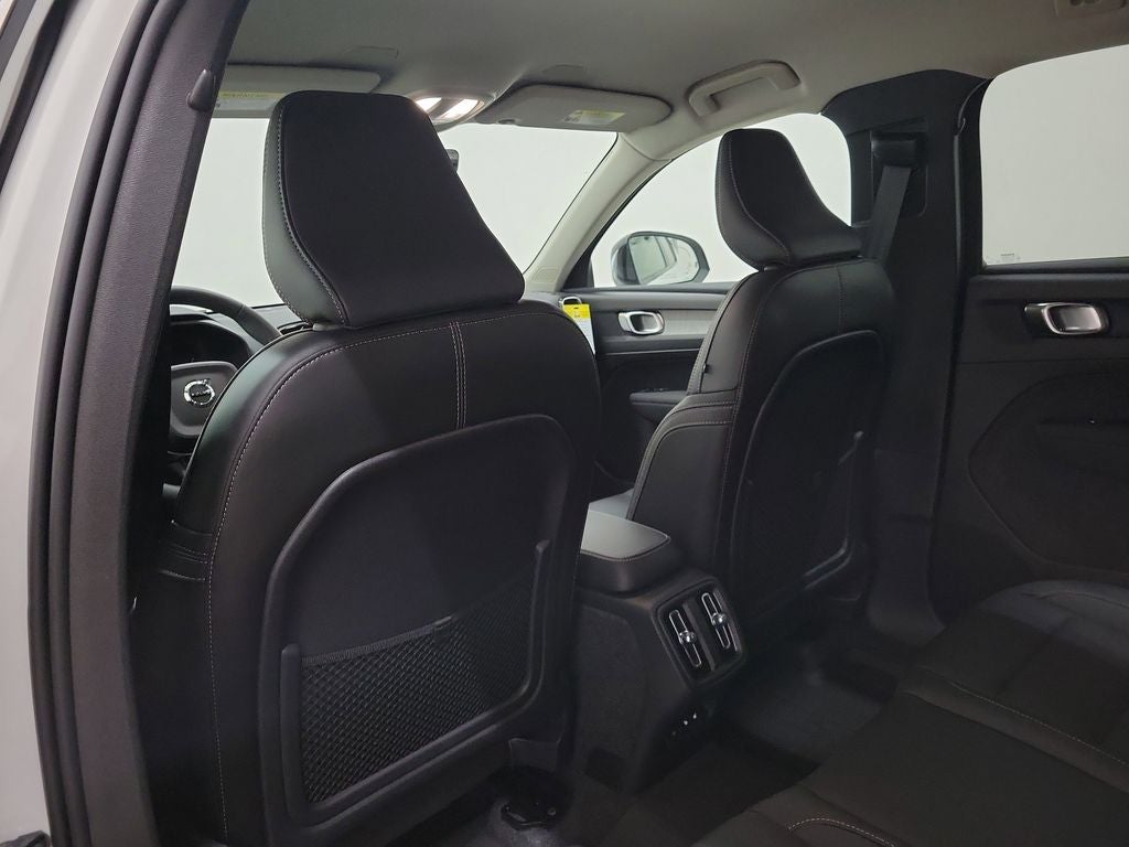 2026 Volvo XC40 B5 Core