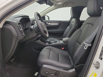 2026 Volvo XC40 B5 Core