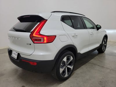 2026 Volvo XC40 B5 Core