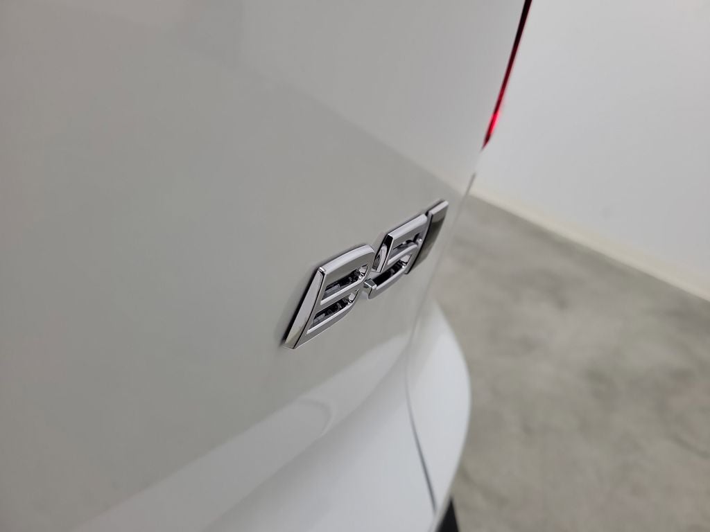 2026 Volvo XC40 B5 Core