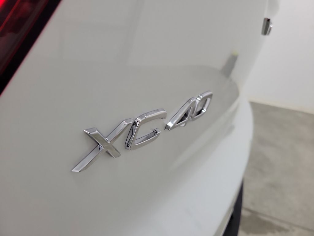 2026 Volvo XC40 B5 Core