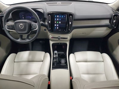 2025 Volvo XC40 B5 Ultra Dark Theme