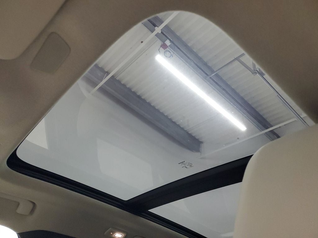 2025 Volvo XC40 B5 Ultra Dark Theme