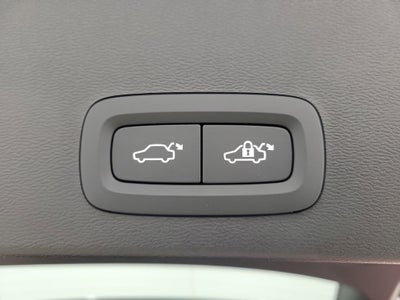 2026 Volvo XC40 B5 Ultra