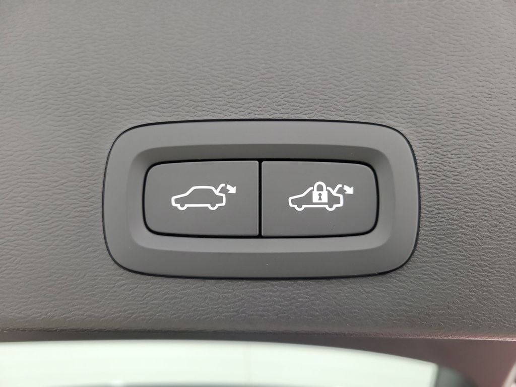 2026 Volvo XC40 B5 Ultra