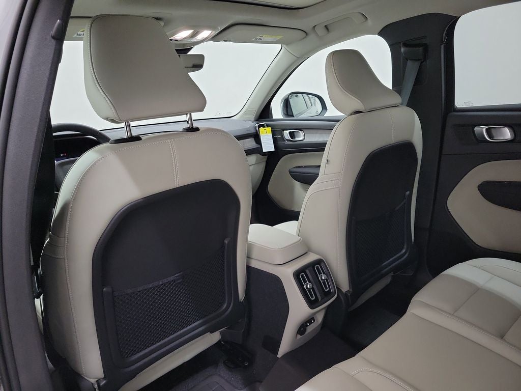 2026 Volvo XC40 B5 Ultra