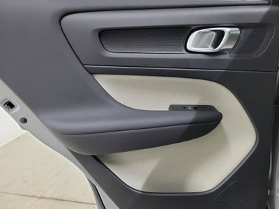 2026 Volvo XC40 B5 Ultra