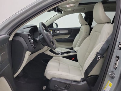 2026 Volvo XC40 B5 Ultra