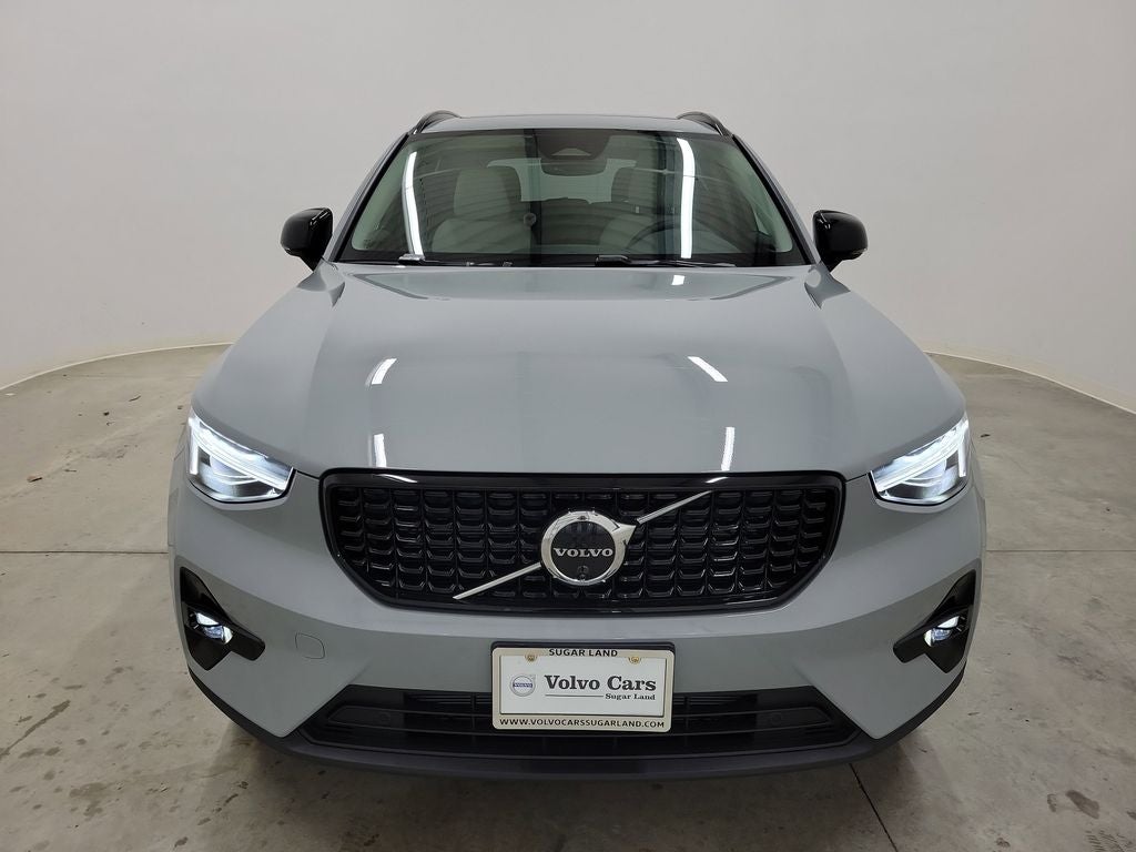 2026 Volvo XC40 B5 Ultra