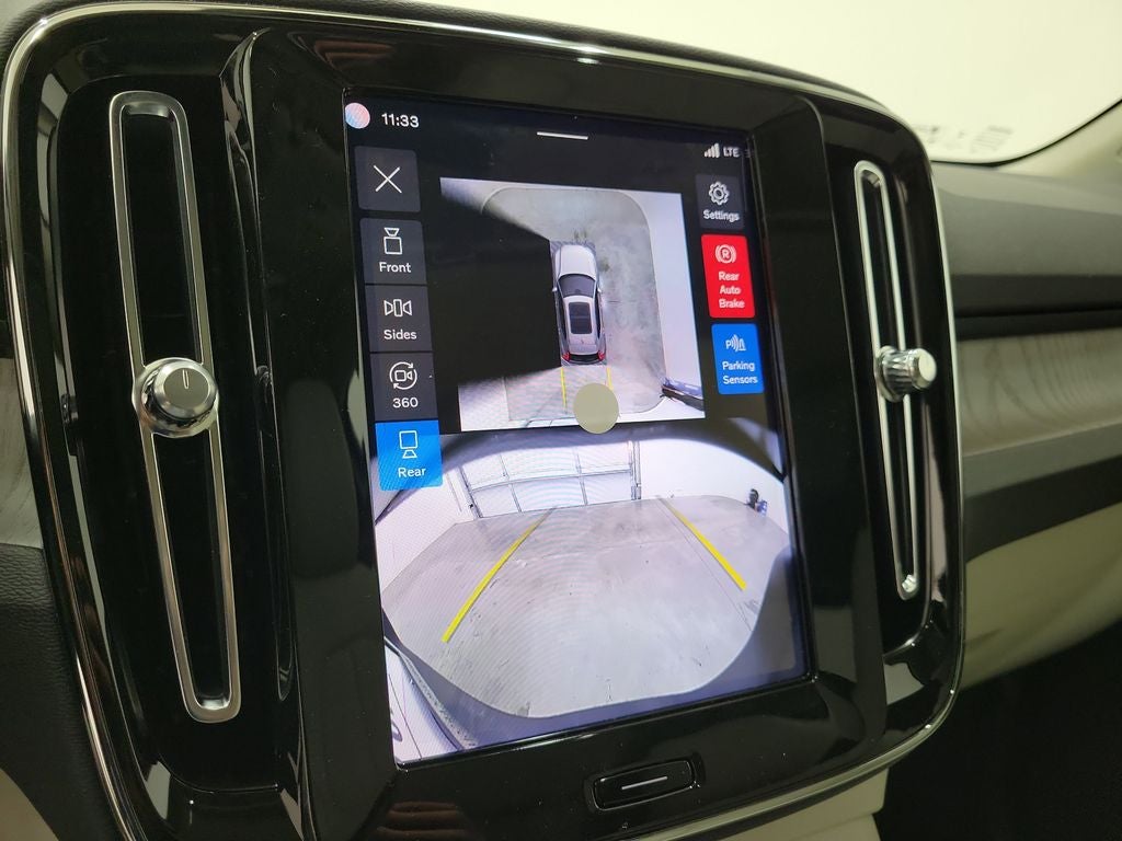 2026 Volvo XC40 B5 Ultra