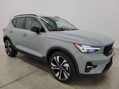 2026 Volvo XC40 B5 Ultra