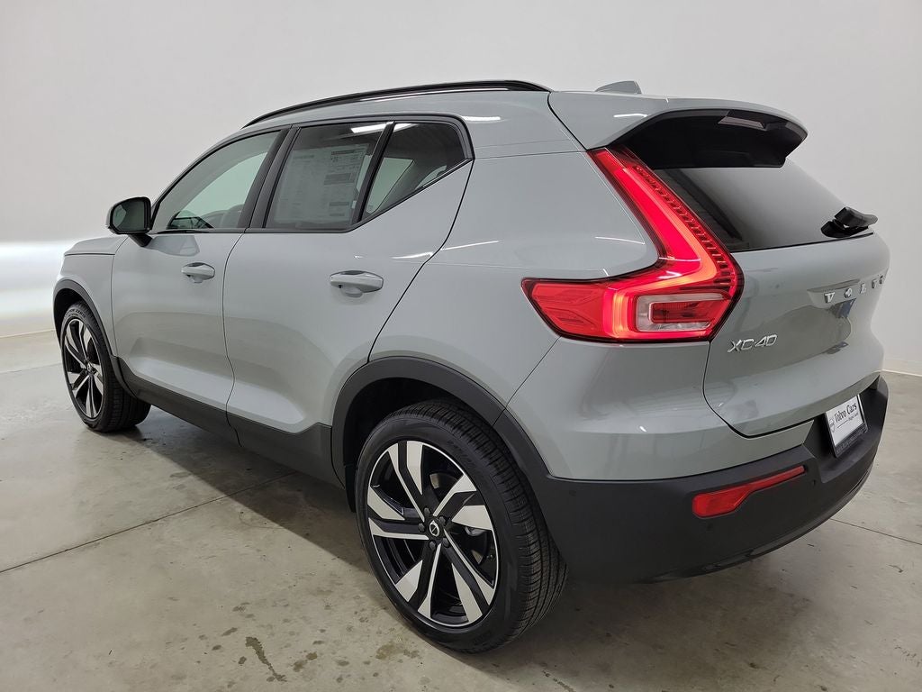 2026 Volvo XC40 B5 Ultra