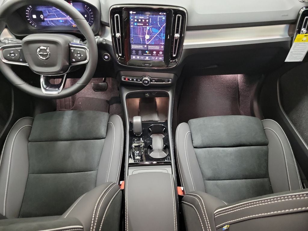 2026 Volvo XC40 B5 Ultra