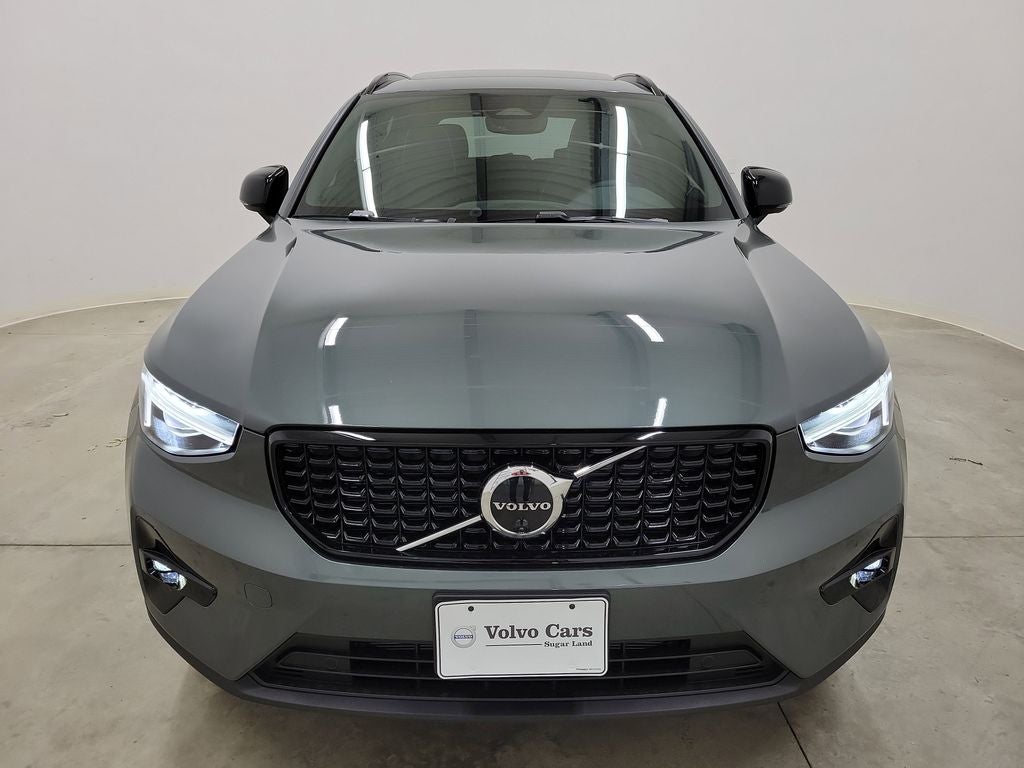 2026 Volvo XC40 B5 Ultra