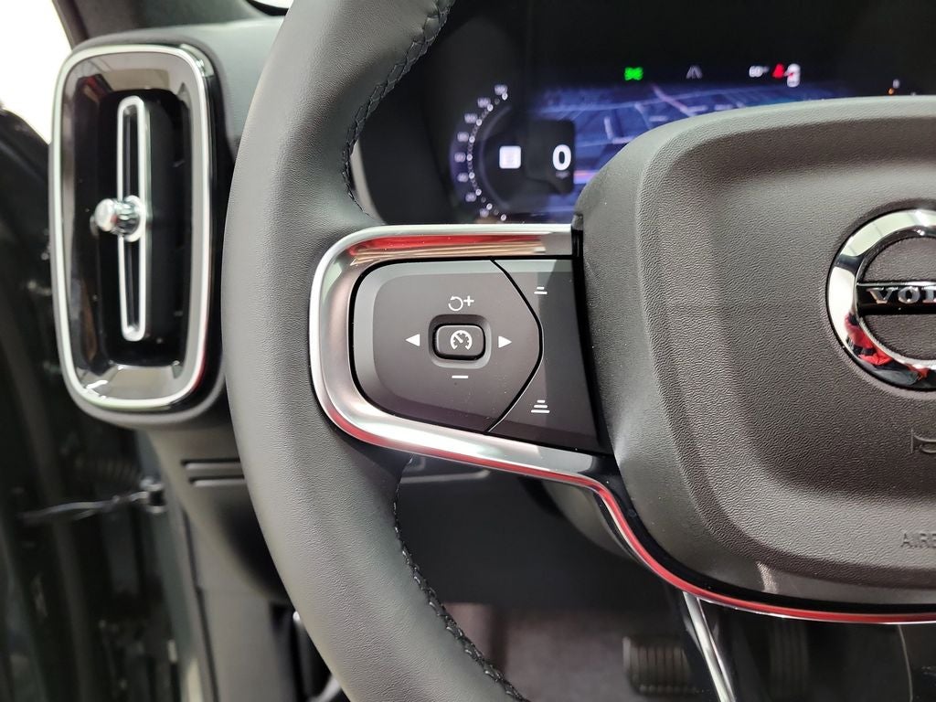 2026 Volvo XC40 B5 Ultra