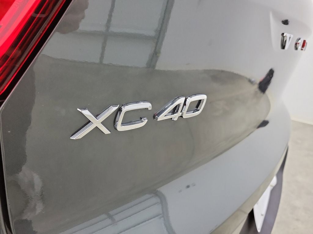 2026 Volvo XC40 B5 Ultra