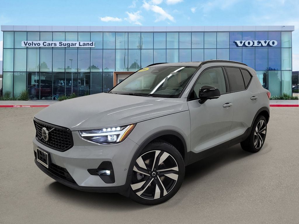 2026 Volvo XC40 B5 Ultra