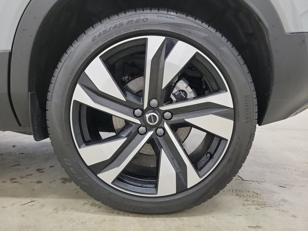 2026 Volvo XC40 B5 Ultra