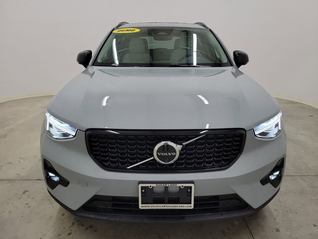 2026 Volvo XC40 B5 Ultra