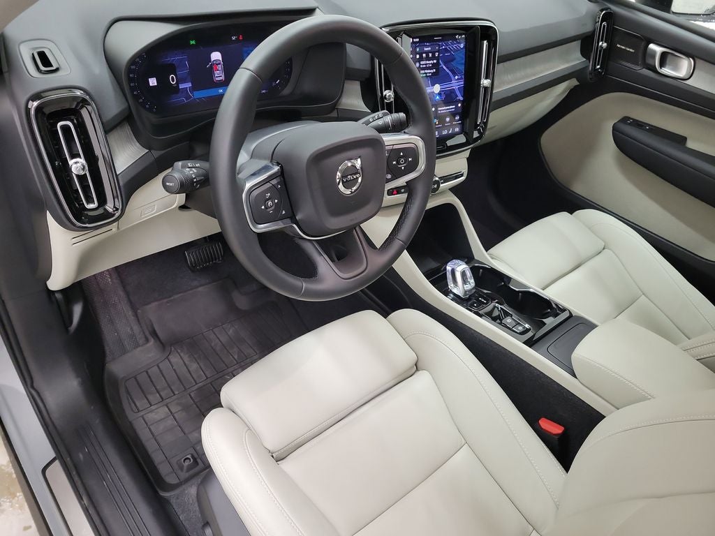 2026 Volvo XC40 B5 Ultra