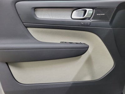 2026 Volvo XC40 B5 Ultra