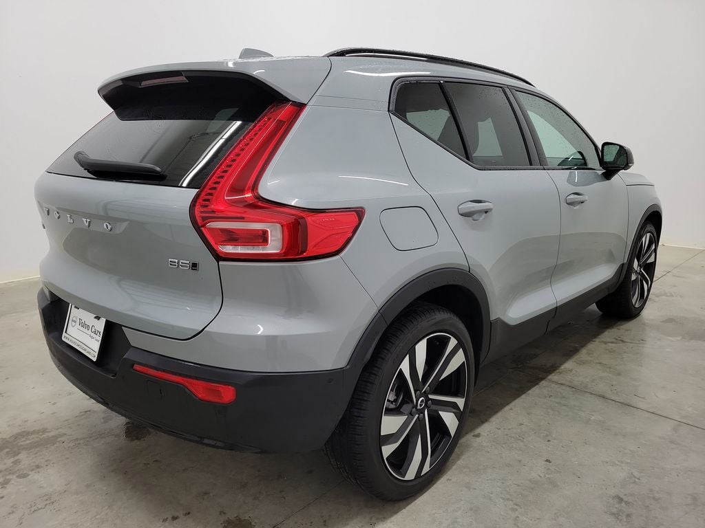 2026 Volvo XC40 B5 Ultra