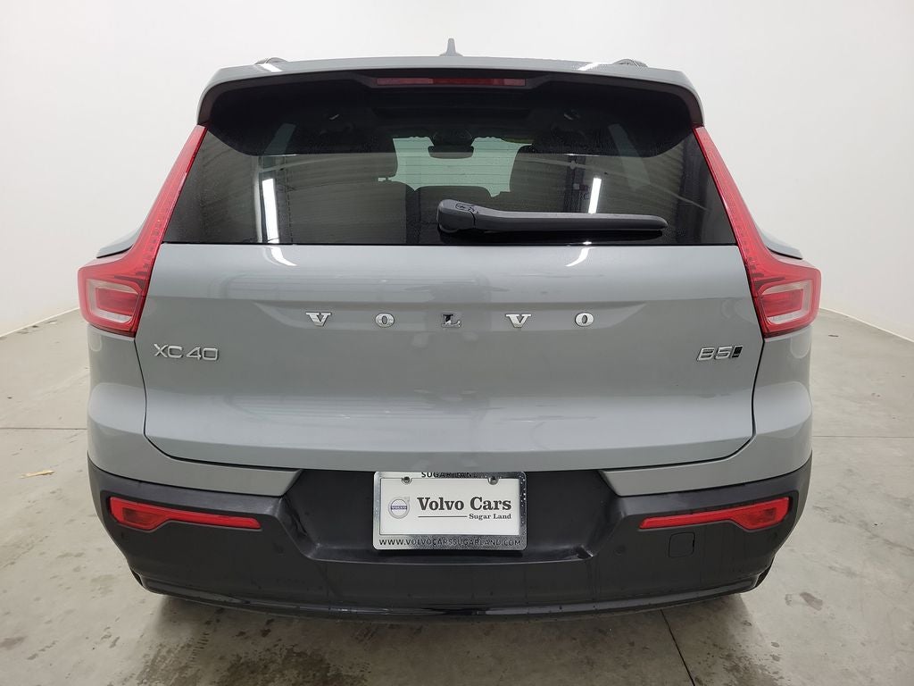 2026 Volvo XC40 B5 Ultra