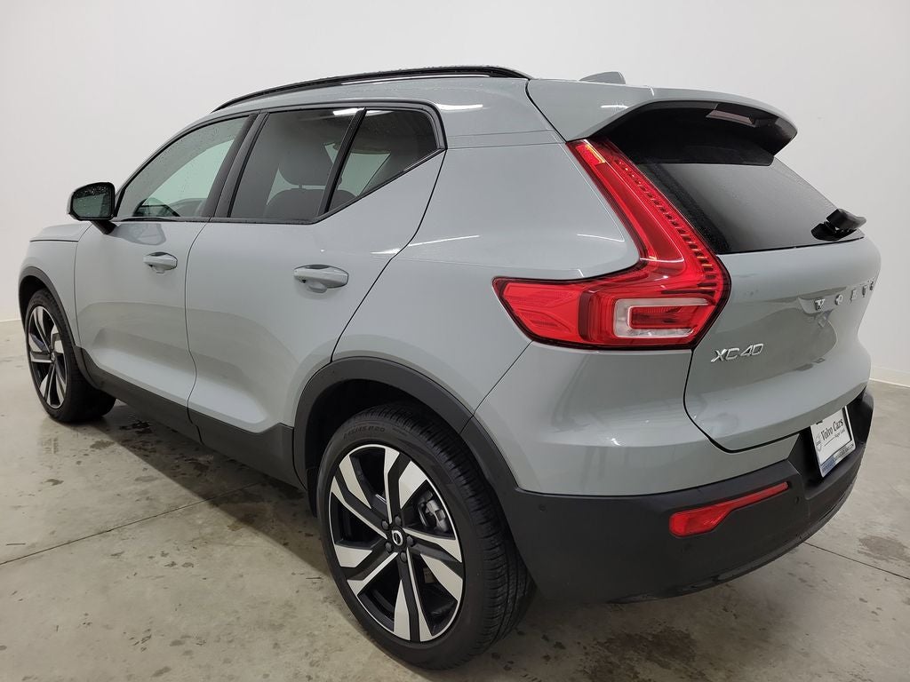 2026 Volvo XC40 B5 Ultra