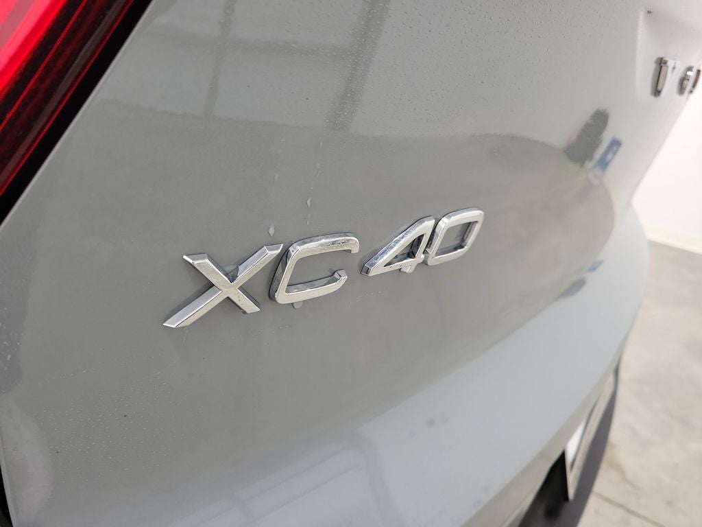 2026 Volvo XC40 B5 Ultra
